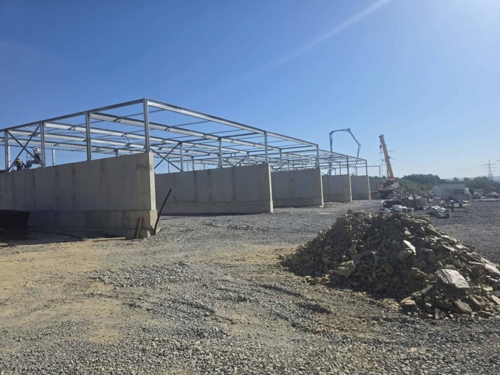 Plieninio karkaso montavimas ant betoninių sienų – KES Statyba